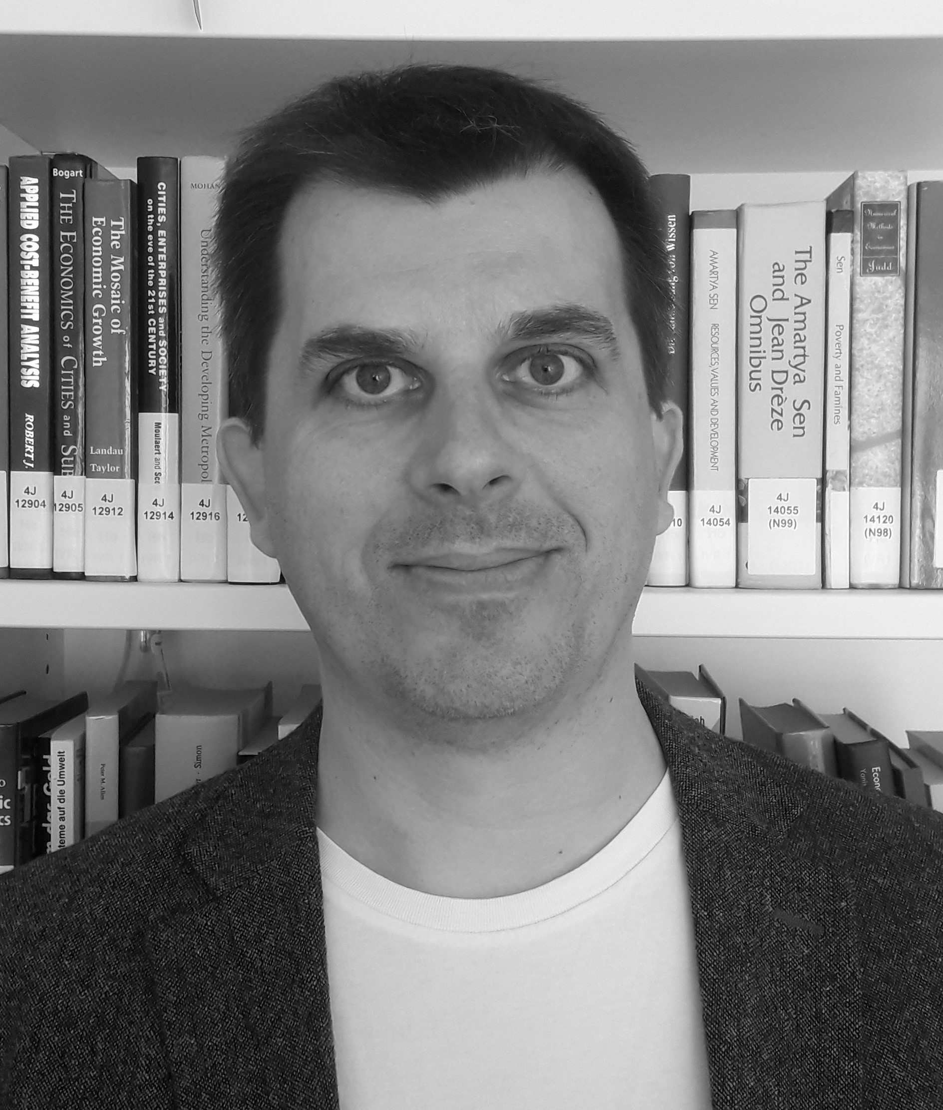 This image shows Dr. Klaas Macha